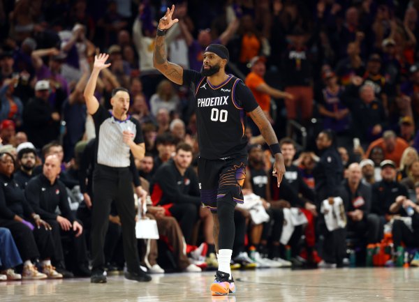 配资网站免费 奔着打花去了！波津切入外传被断 罗伊斯·奥尼尔追身三分再拉开